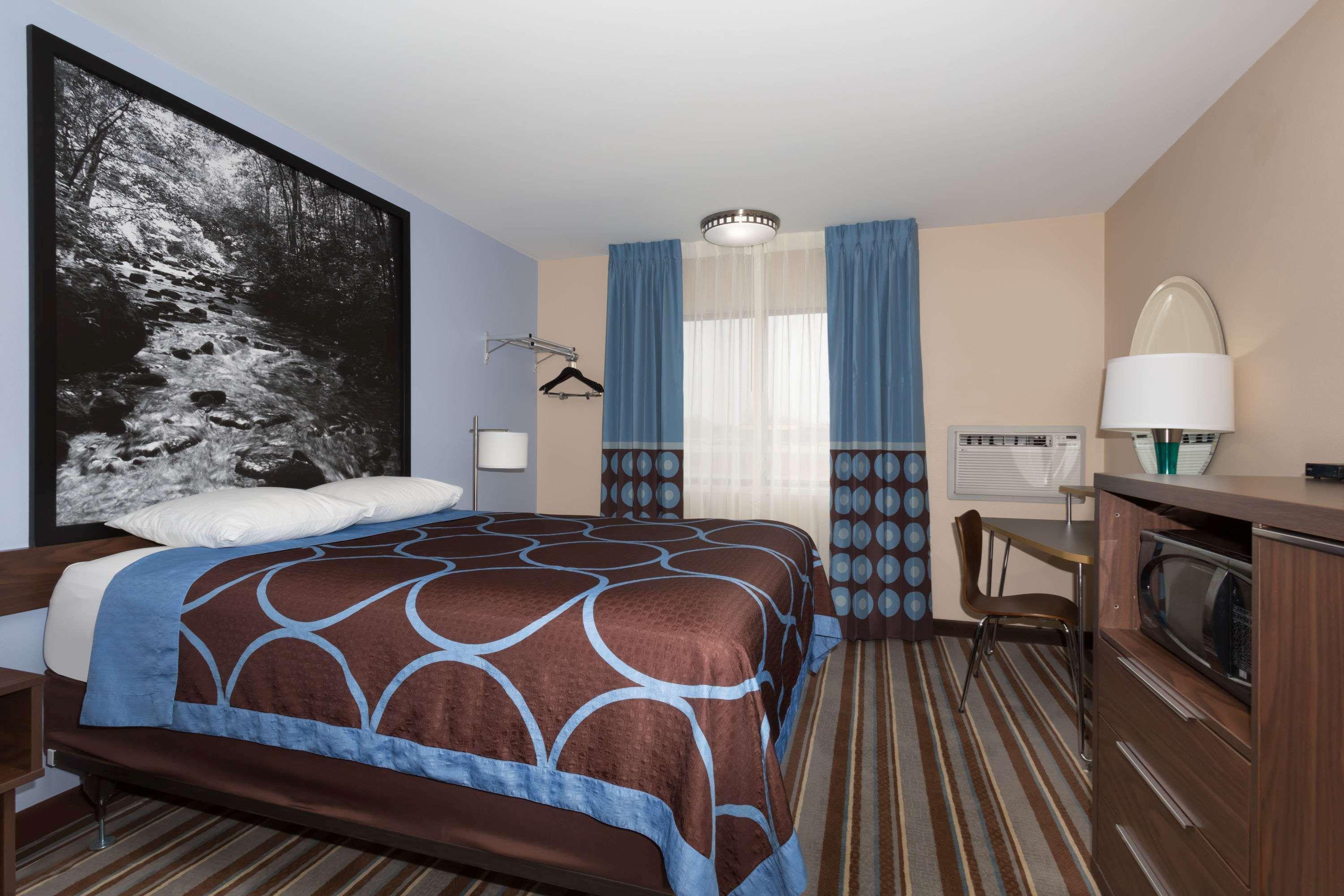 Отель Super 8 By Wyndham Longmont/Twin Peaks Экстерьер фото